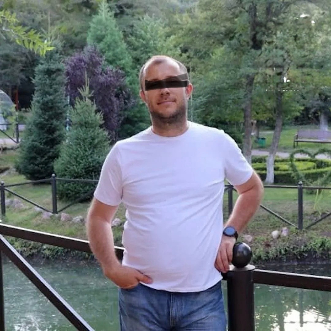 Сотрудника КФУ, пнувшего собаку в Симферополе, уволили.